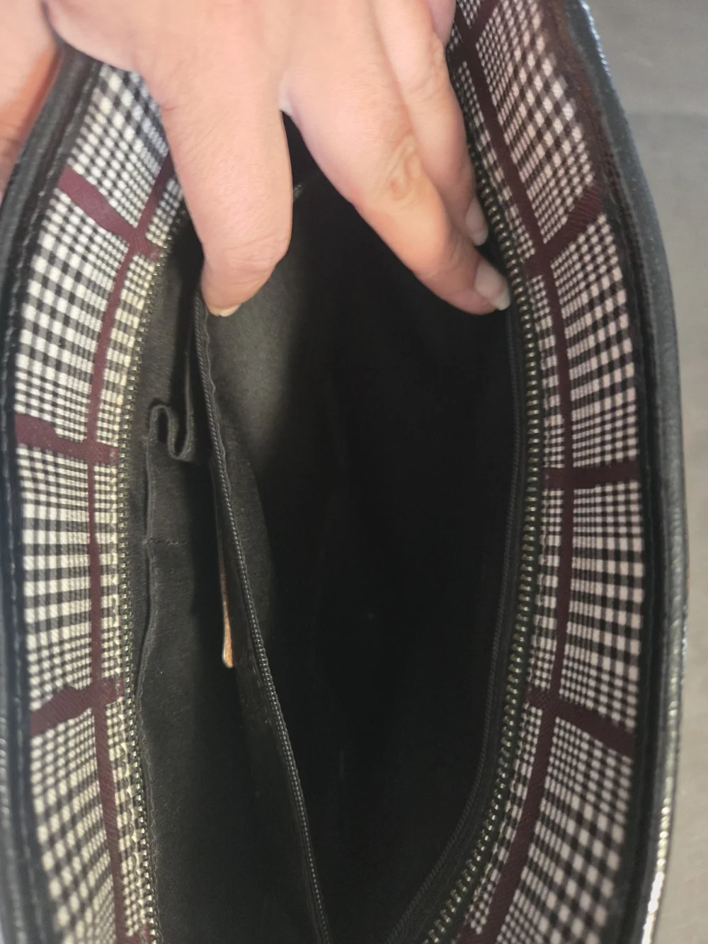 Rare Coach Sample Peyton Glen Plaid Jordan Tote Bag Black Burgundy F33320